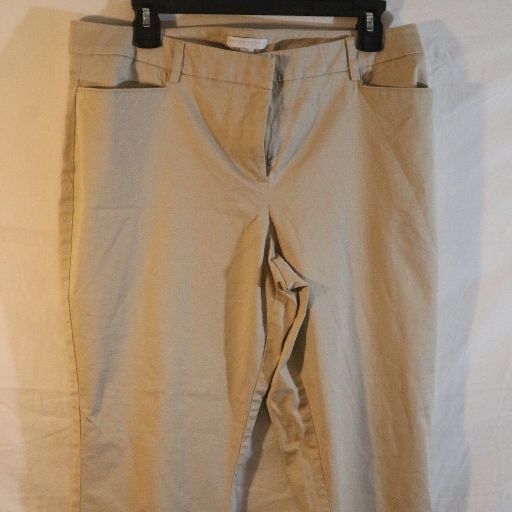New York & Co Khaki Capri 16